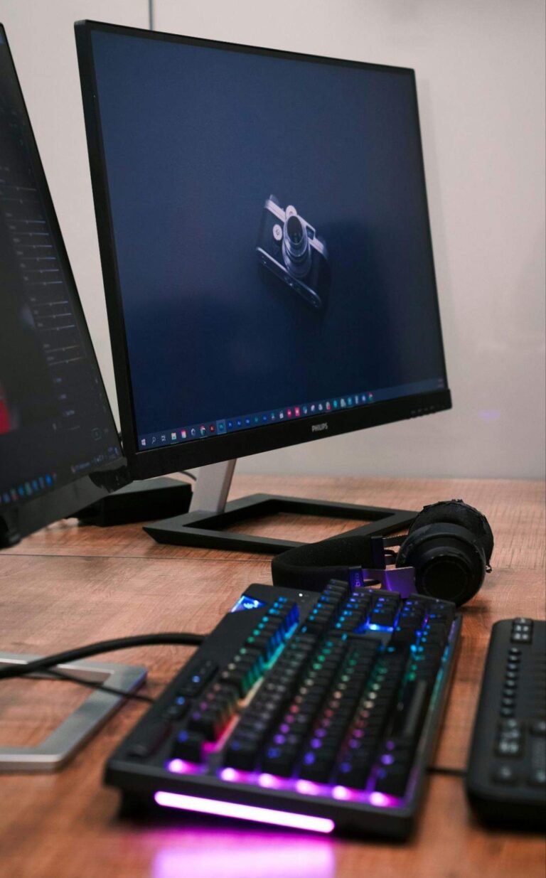 Choosing the Perfect Gaming Monitor: A Comprehensive Guide to Features, Pros, and Cons